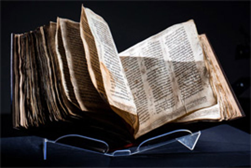 Codex Sassoon najdroższa książka świata na aukcji