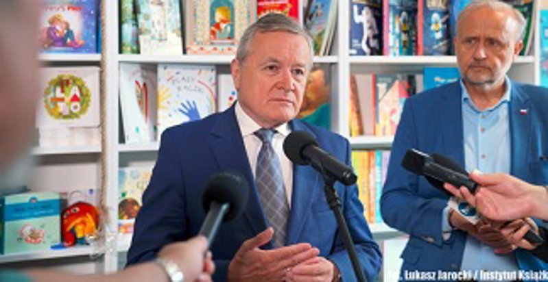 Minister Piotr Gliński: „Małe księgarnie są miejscem budzenia aspiracji czytelniczych”