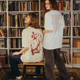 Poezja Szymborskiej na T-shirtach 
